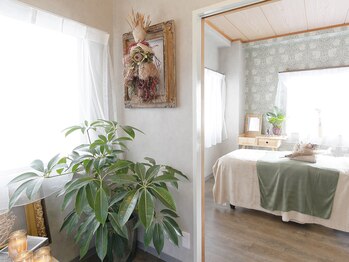 アリー(Alii)/肩こり，小顔矯正，たるみ，ハリ