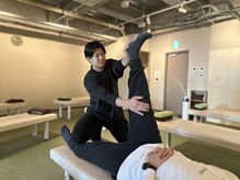 エーストレッチ(A stretch)/まずは脚から伸ばしていきます