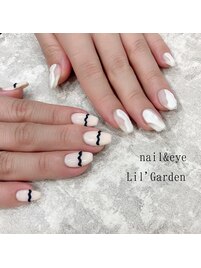 個性派アシンメトリーネイル