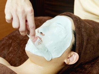 デフィー 高槻店(defi)の写真/肌の土台からイキイキした顔へ！一人ひとりの肌質に対応した専用ケア【お悩み肌別フェイシャル】