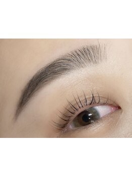 ナチュラル上品な目元にしたい