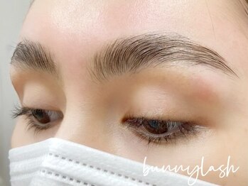 バニーラッシュ 津田沼店(Bunny Lash)/【ハリウッドブロウリフト】