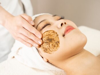 ルルラ リコ(lulula rico)の写真/【シミ予防美白ケアにおすすめ◎】剥離なしハーブピーリング6200円→5500円！透明感のあるふっくら水光肌へ