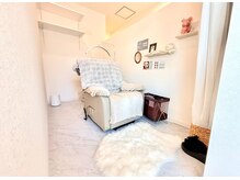 エヌプラスアイラッシュサロン(n plus eyelash salon)の雰囲気（個室空間で、他のお客様が気になりません。）
