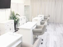 ドルチェネイル(Dolce.Nail)の雰囲気（映画を常に流してるので施術中も退屈しない♪居心地の良い空間☆）