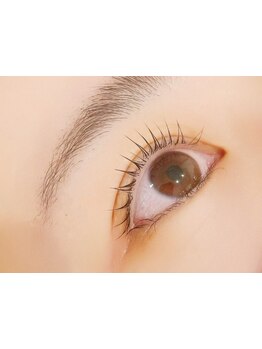 ナチュラル上品な目元にしたい