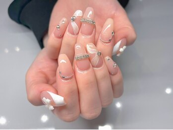 シミナ 北堀江店(XIMINA)の写真/ツヤ感&美しいフォルムでワンランク上の魅せる指先に♪手を可愛く見せるカラーやデザインのご提案も◎