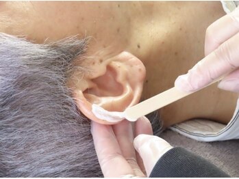 ハウオリ(HAU'OLI)の写真/細かいパーツのWAXはもちろん！極細アタッチメント使用で光照射も可能◎