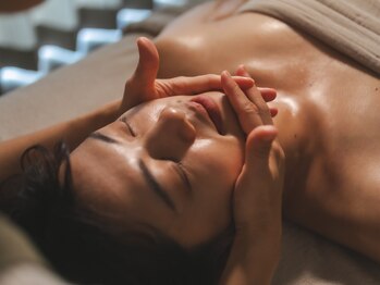 ラメール(lamer)の写真/【お顔のコンプレックスもう悩まない！】エラ張り・左右差・たるみケア◎加齢に伴う老け顔や大顔を解消◆
