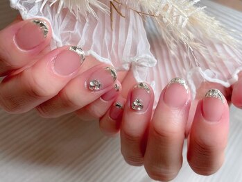 ルブリー(roovely)/ガラスフレンチネイル