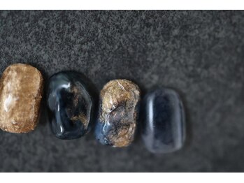 クロ(KURO)/陶器ネイル