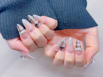 シミナ 北堀江店(XIMINA)の写真/お爪が弱くて伸ばせない方や、ひび割れが気になる方も、イベント前にはチップで長さ出しが可能です◎