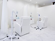 ホワイトニングカフェ 柏店/施術スペース(左)