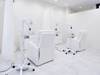 ホワイトニングカフェ 柏店/施術スペース(左)