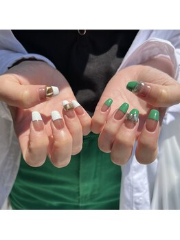 Mネイルアンドカフェ シェレステ/流行りの緑♪