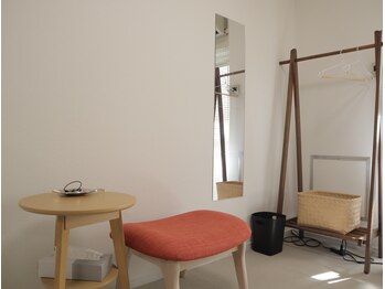 ハタ坊整体院/全身鏡・アメニティが揃ってる◎