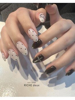 リッシュ ドゥ(RICHE deux)/モノトーン×ストーンネイル