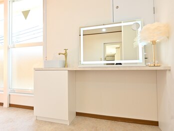 ミーアイ(Me.I)/メイクスペース完備