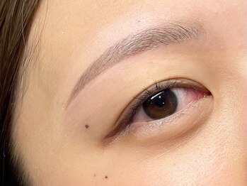 レイン 大阪本町店(Rain)の写真/似合わせ眉・まつげのデザイン提案ならRainへお任せ☆自然なぱっちりeyeでどの角度からでも可愛い目元へ♪