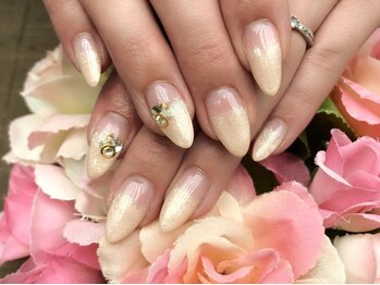 プラハネイル(+HER 美甲)/ベージュグラデーション