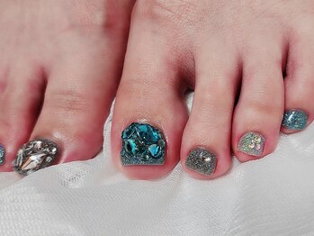 ウェールネイルズ(Ver Nails.)の写真/【足元のオシャレも抜かりなく】ワンカラーご新規様￥7700～★丁寧なヒアリングと施術で小爪さんもお任せ♪