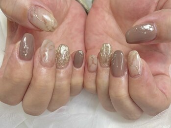 プレジールネイル 烏丸御池(Plaisir Nail)の写真/烏丸御池1分!《持込デザインOK》貴方らしさを引き出すオシャレな指先へ♪パラジェル/フィルイン/ネイルケア