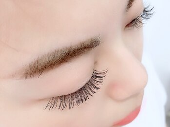 シロ(SHIRO)の写真/【キープ力抜群!"LEDエクステ"導入店舗】通常のマツエクに比べ、モチの良さ◎水やオイルを気にしなくてOK☆