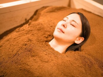ブランルーム 北見夕陽ヶ丘店(BranRoom)の写真/冷えやむくみでお悩みの方必見！酵素風呂で体を内側からしっかり温め、全身の血行やリンパの流れを改善◎