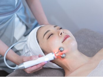 ナル(Nalu)の写真/【お顔のシミ・しわ改善に☆】ママ・パパもお気軽にご予約ください♪キッズスペース有◎お子様連れ大歓迎！