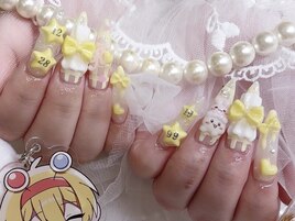 イエローフリルネイル