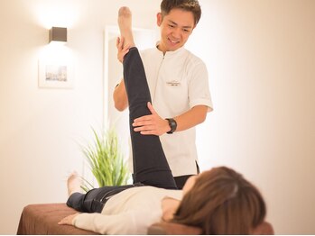 マカナ整体サロン 栄(MAKANA)の写真/身体全体のバランスを整えむくみ解消！足の疲れ・冷え・むくみ解消へアプローチ！憧れ美脚も目指せる♪