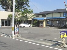 駐車場は魚鮮水産さんの前の広い駐車場に停めてください◎