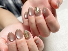 ネイルサロン イントゥ(into_)/ぷるマグ　グレージュ　ミラー