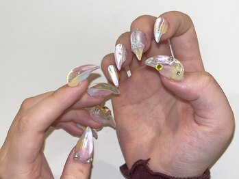 メル バイ ウィリートーキョー(MELL by wellytokyo)/アート猫爪