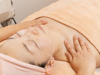 フセヤ &nbsp;エステティックアロマヨガスクール(FUSEYA)/首・肩こりさんに、デコルテケア