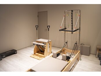 ピラティスプラス(pilates plus)/リフォーマータワー