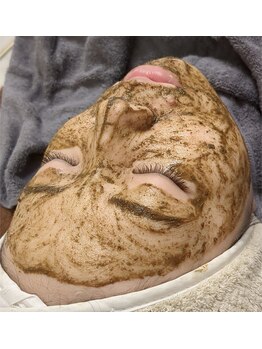 ナナイロヨジドン(nanairo麗姿堂)/純国産ハーブピーリング