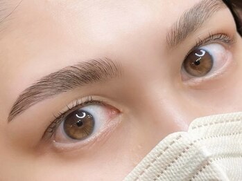 AY/ハリウッドブロウ＋まつげパーマ