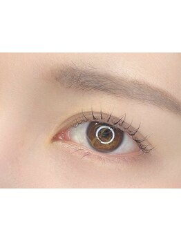 ナチュラル上品な目元にしたい