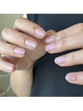 フラウム(flaum.)/オーロラパウダーで艶ネイル