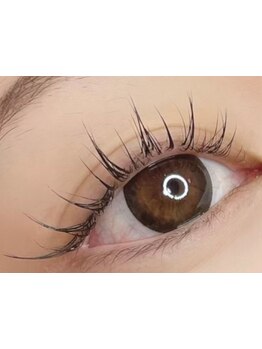 ナチュラル上品な目元にしたい