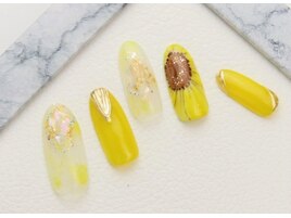 鮮やか元気なひまわりネイル