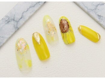 鮮やか元気なひまわりネイル