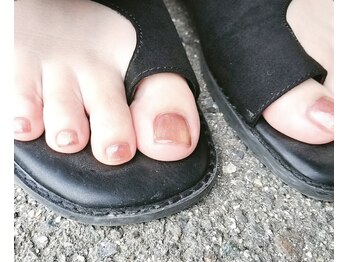 フレイムス アイラッシュ アンド ネイル(FRAMES)/マグネットフット