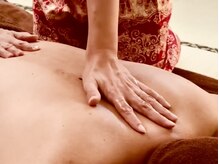 サヌーク/腰から首にかけて…