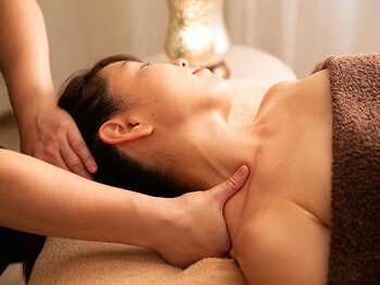 プラム(Plum in fortune lapis)の写真/【寒さで縮こまる首・肩のつらさに】ホットストーン×熟練オールハンドマッサージで、冷え・コリ解消へ♪