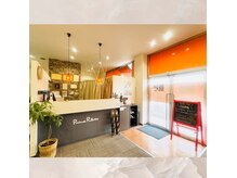 プリマプリート WEST店の雰囲気（開放的な店内で アットホームな雰囲気のサロンです♪）