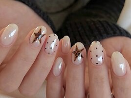 パールのツヤ感、トレンドネイル