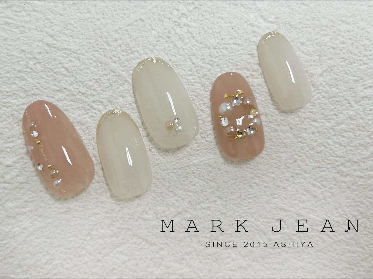 2025年-2026年冬トレンド】ニュアンス ガーリーのネイルデザイン集