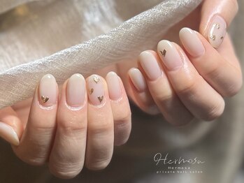 エルモッサ(Hermosa)の写真/シンプルだけど繊細でこだわりのあるデザイン豊富◎大人エレガントな上品ネイルをお楽しみください。
